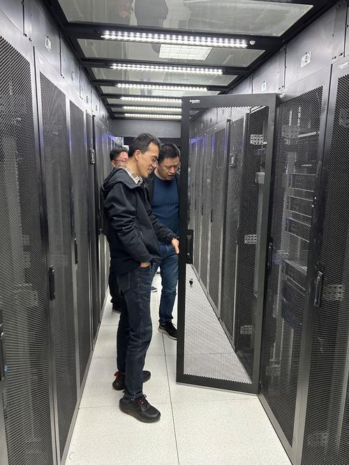臺州科技職業學院信息中心主任許冠軍一行來校調研交流
